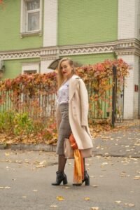 Transitioning to Fall Fashion: Layering Techniques for Cooler Weather - Cover Image